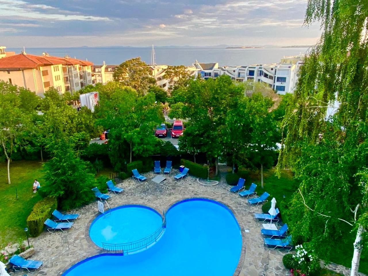 Апартаменты Delfin Sea View Свети-Влас Экстерьер фото